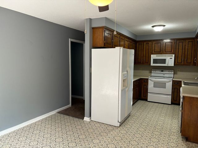 171 W Regent Dr, Clarksville, TN 37043