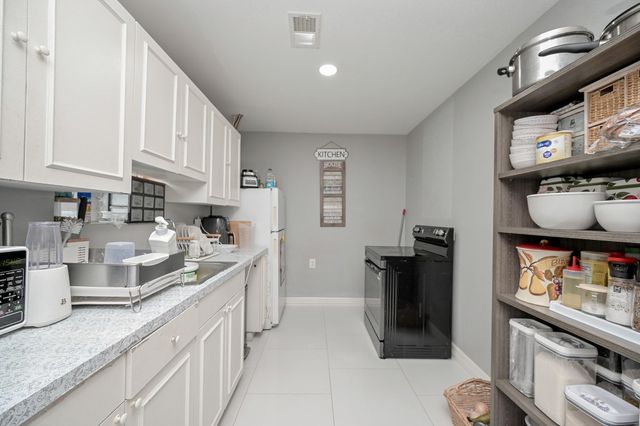 355 Skywood Drive, Houston, TX 77090