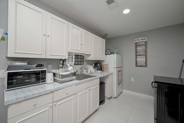 355 Skywood Drive, Houston, TX 77090