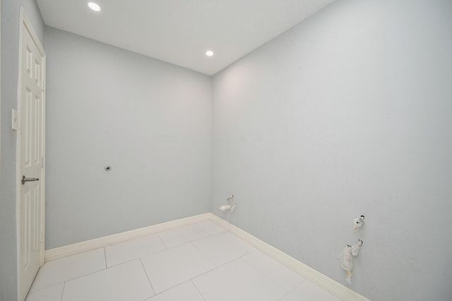 355 Skywood Drive, Houston, TX 77090