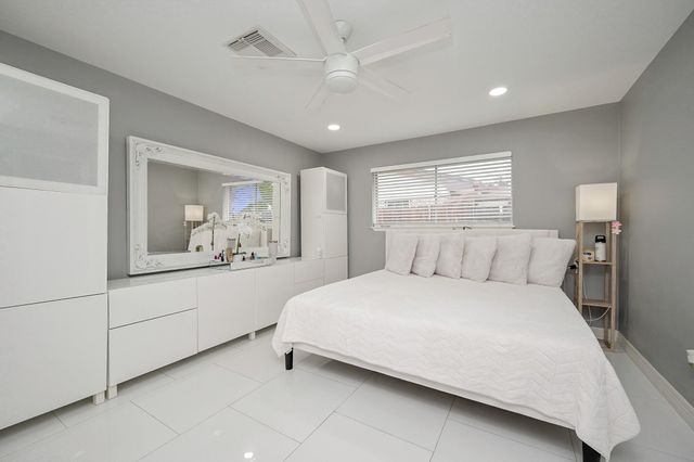 355 Skywood Drive, Houston, TX 77090