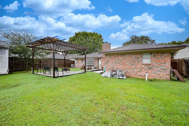 355 Skywood Drive, Houston, TX 77090