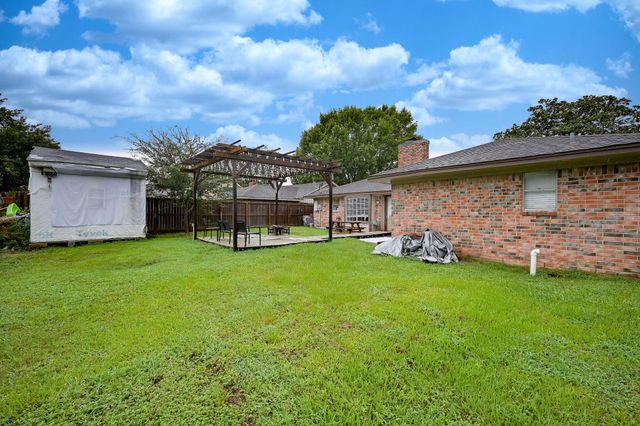355 Skywood Drive, Houston, TX 77090