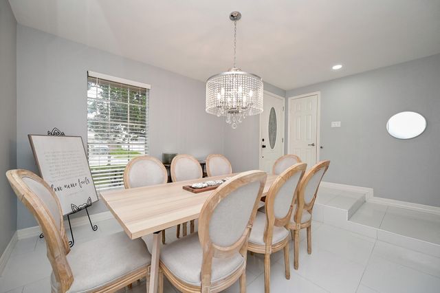 355 Skywood Drive, Houston, TX 77090