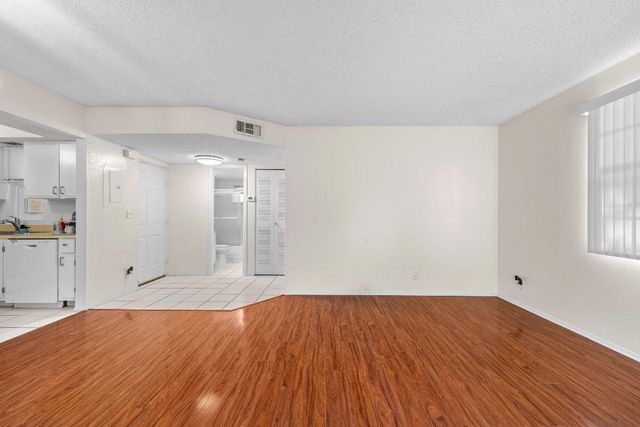 1563 SE Royal Green Cir Apt B203, Port St Lucie, FL 34952