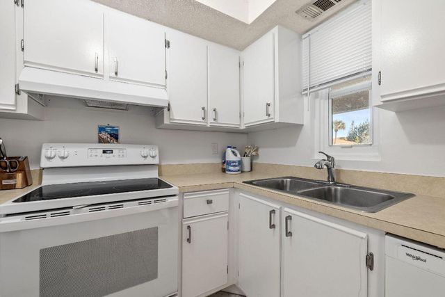 1563 SE Royal Green Cir Apt B203, Port St Lucie, FL 34952