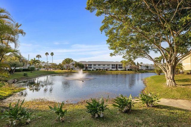 1563 SE Royal Green Cir Apt B203, Port St Lucie, FL 34952