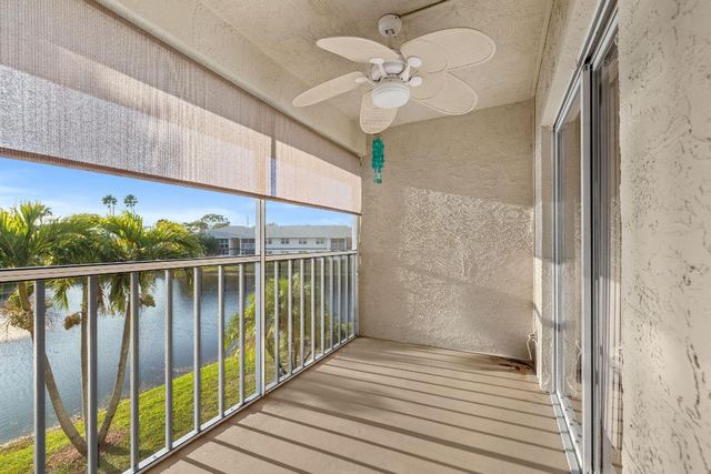 1563 SE Royal Green Cir Apt B203, Port St Lucie, FL 34952