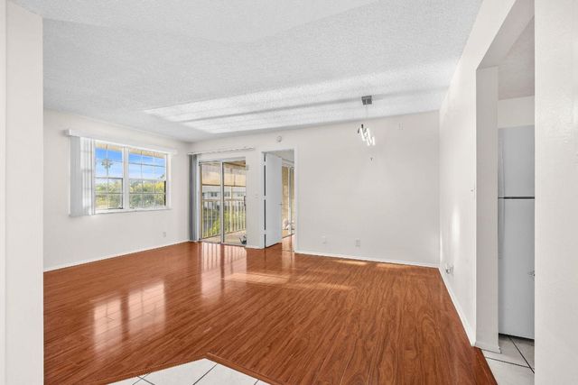 1563 SE Royal Green Cir Apt B203, Port St Lucie, FL 34952