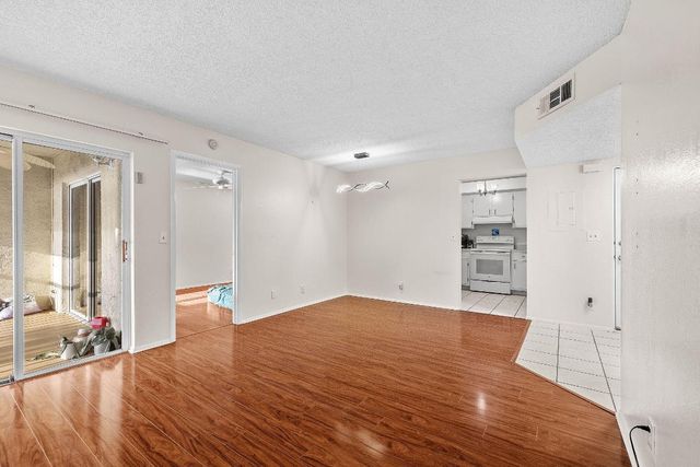 1563 SE Royal Green Cir Apt B203, Port St Lucie, FL 34952