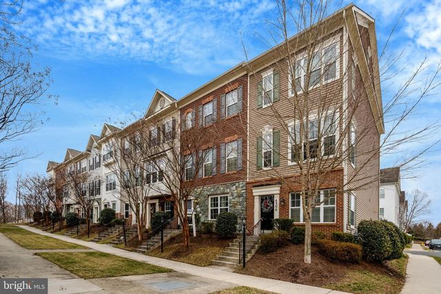 4302 POTOMAC HIGHLANDS CIR, Triangle, VA 22172