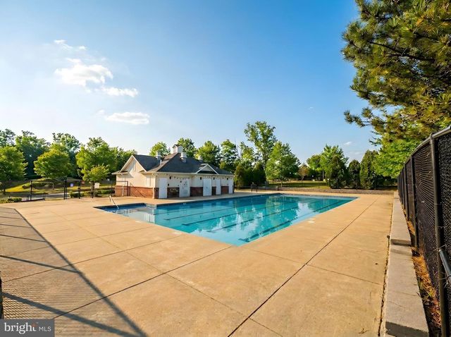 4302 POTOMAC HIGHLANDS CIR, Triangle, VA 22172