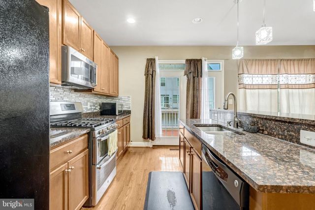 4302 POTOMAC HIGHLANDS CIR, Triangle, VA 22172