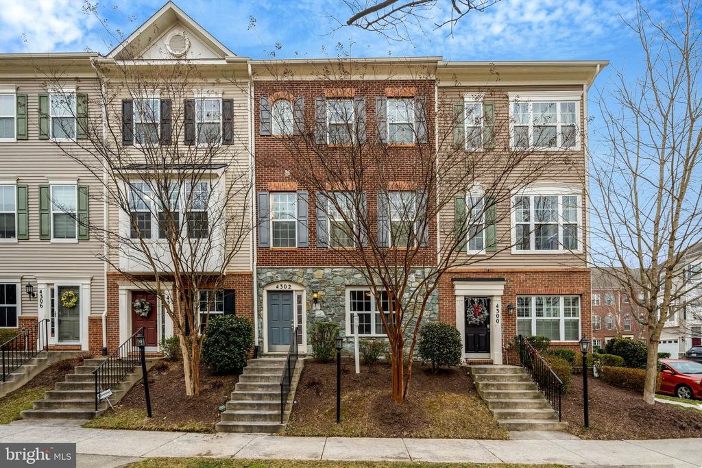 4302 POTOMAC HIGHLANDS CIR, Triangle, VA 22172