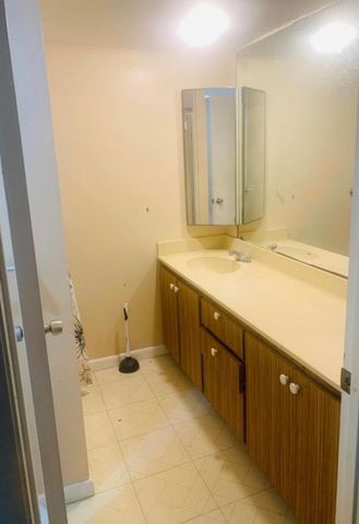 197 Charter Way, West Palm Beach, FL 33407