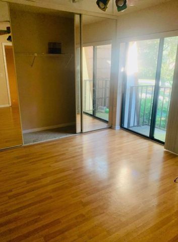 197 Charter Way, West Palm Beach, FL 33407