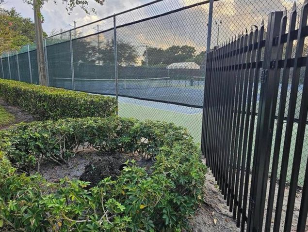 197 Charter Way, West Palm Beach, FL 33407