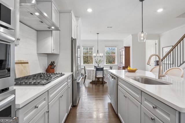 6529 Beacon Drive, Sandy Springs, GA 30328