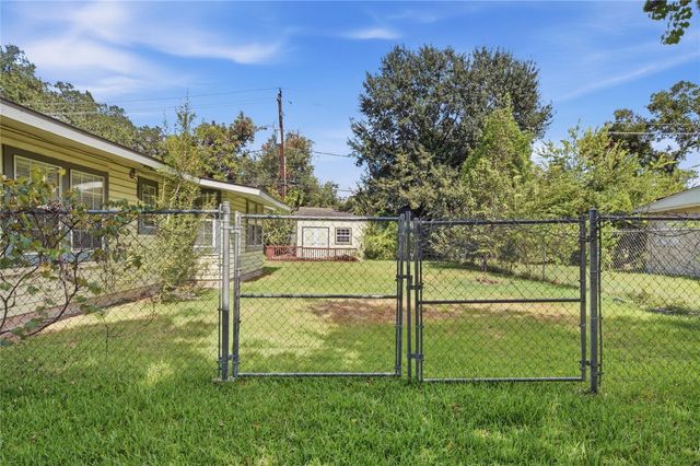 1215 Winston Drive, Richmond, TX 77469