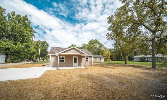 94 S Carson Street, St James, MO 65559