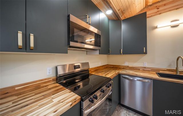 94 S Carson Street, St James, MO 65559