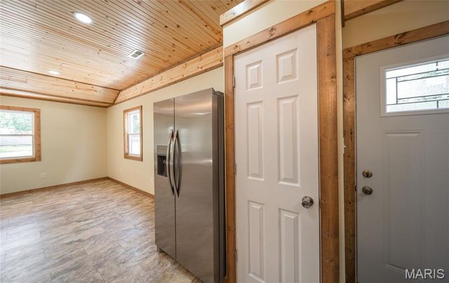 94 S Carson Street, St James, MO 65559