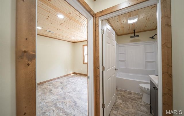 94 S Carson Street, St James, MO 65559