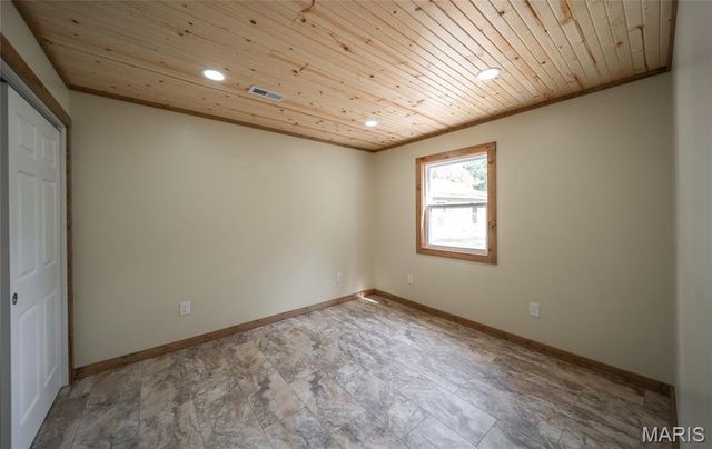 94 S Carson Street, St James, MO 65559