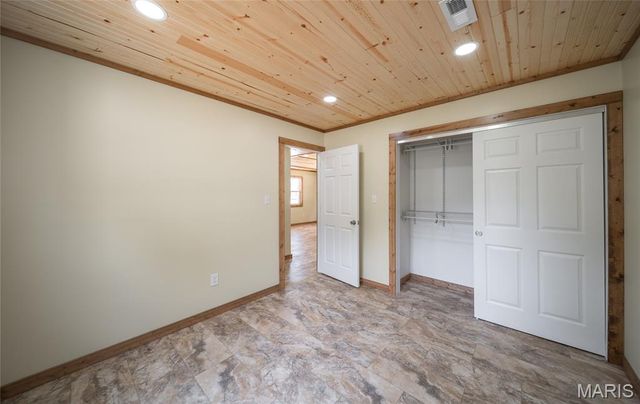 94 S Carson Street, St James, MO 65559