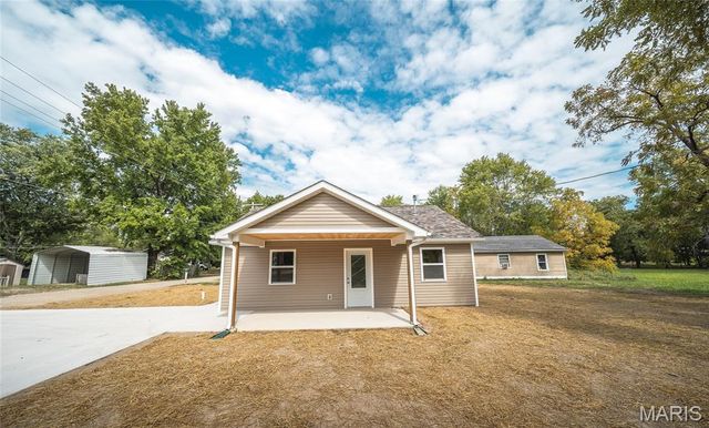 94 S Carson Street, St James, MO 65559