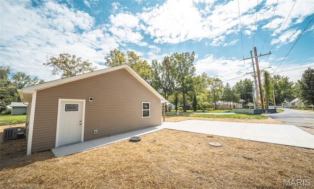 94 S Carson Street, St James, MO 65559