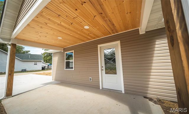 94 S Carson Street, St James, MO 65559