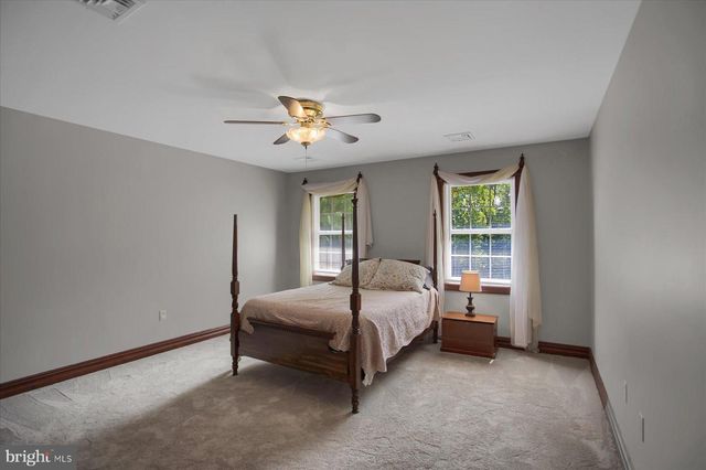 1299 EDISON HEIGHTS RD, Sunbury, PA 17801