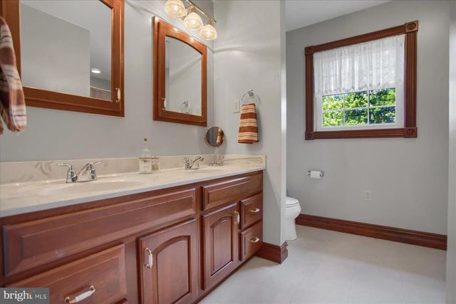 1299 EDISON HEIGHTS RD, Sunbury, PA 17801