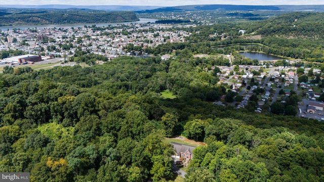 1299 EDISON HEIGHTS RD, Sunbury, PA 17801