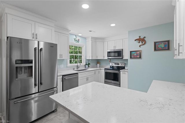 7899 Yacht Haven RD, Gloucester Point, VA 23062
