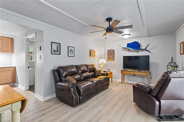 7899 Yacht Haven RD, Gloucester Point, VA 23062