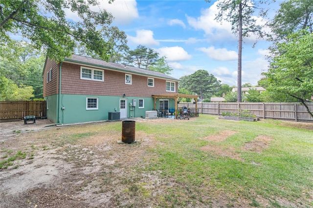 7899 Yacht Haven RD, Gloucester Point, VA 23062