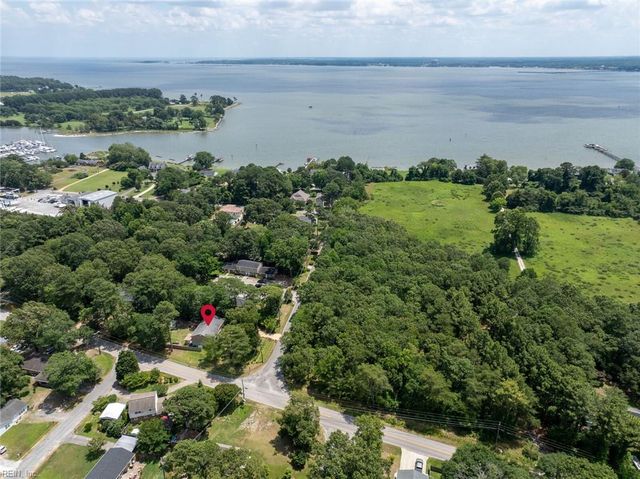 7899 Yacht Haven RD, Gloucester Point, VA 23062
