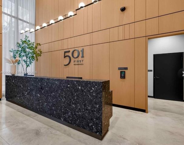 121 NE 5th St 512B, Miami, FL 33132