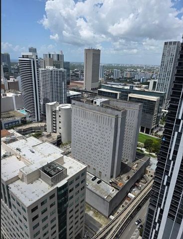 121 NE 5th St 512B, Miami, FL 33132