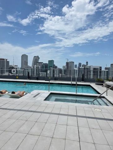 121 NE 5th St 512B, Miami, FL 33132
