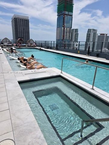 121 NE 5th St 512B, Miami, FL 33132