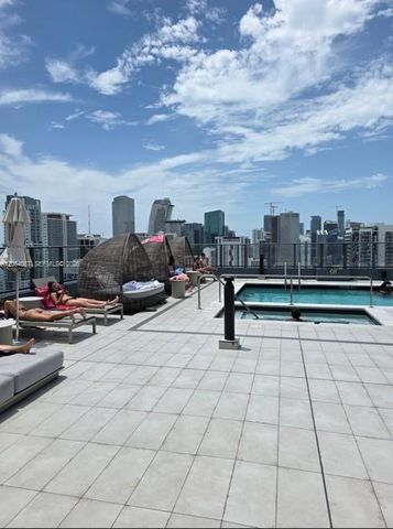 121 NE 5th St 512B, Miami, FL 33132