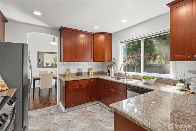 3930 Pacific Place, Mukilteo, WA 98275