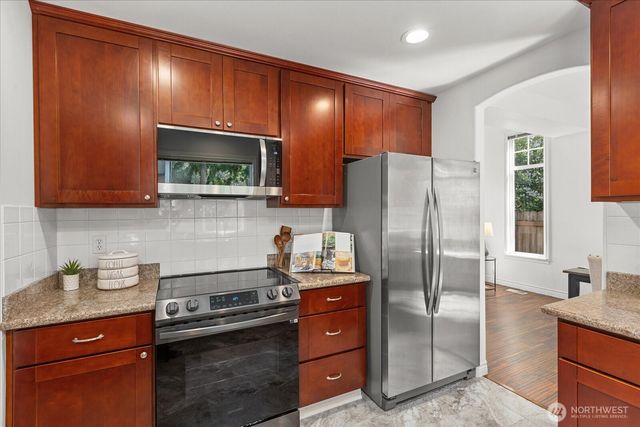 3930 Pacific Place, Mukilteo, WA 98275