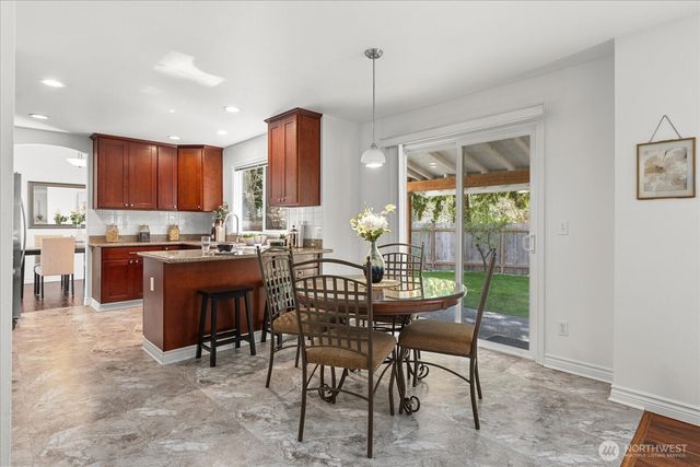 3930 Pacific Place, Mukilteo, WA 98275