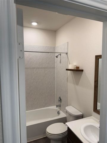 605 Cozy Green, Lavon, TX 75166