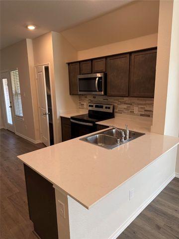 605 Cozy Green, Lavon, TX 75166