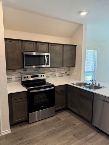 605 Cozy Green, Lavon, TX 75166